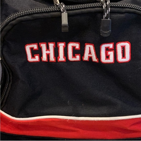 CHICAGO DUFFEL BAG CARRY ON BAG IN BLACK AND RED COLOUR - Picture 2 of 8